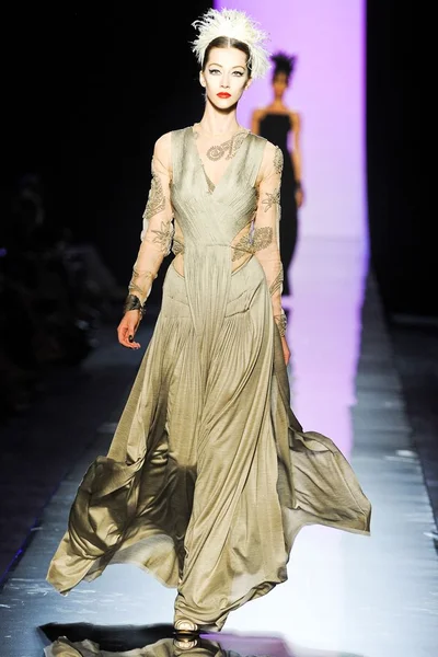 Look 50